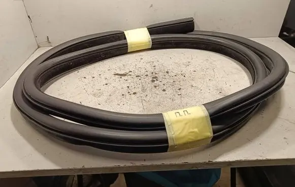 Jaguar XF X260 Front door rubber seal