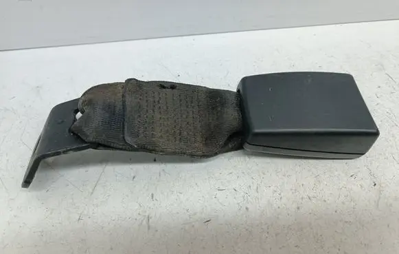 BMW 1 E81 E87 Rear seatbelt buckle 7069967 603853900E