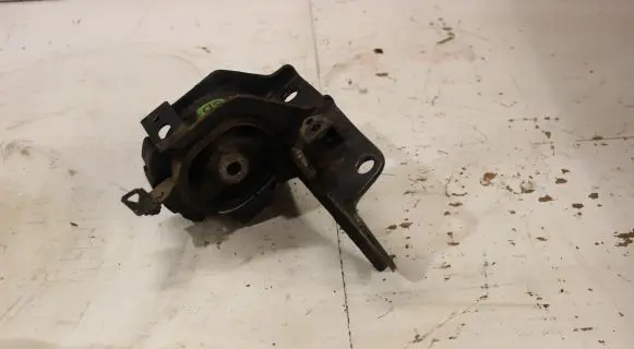 Toyota Corolla Verso AR10 Engine mount bracket 23720R010