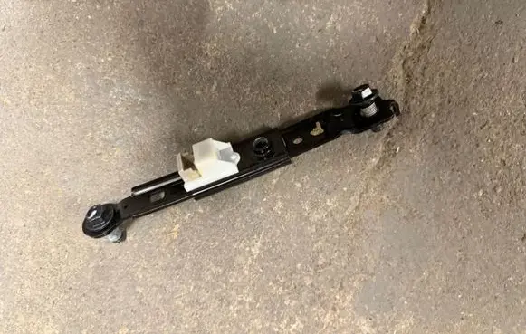 KIA Ceed Seat belt height adjuster 