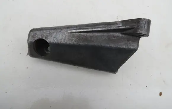 Volvo XC90 Engine mounting bracket 8683730 BQ2HA