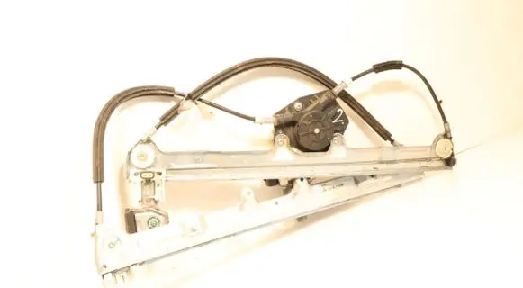 Mitsubishi Colt Front window lifting mechanism without motor 
