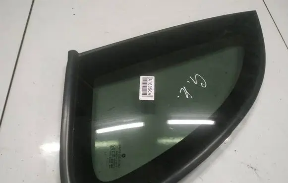 Chrysler PT Cruiser Rear side window as3