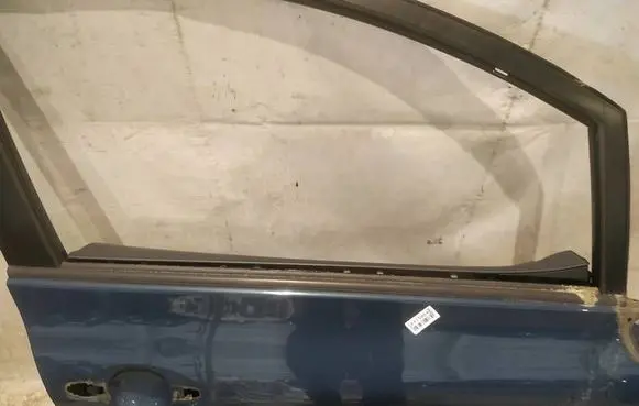 Toyota Auris 150 Front door glass trim molding