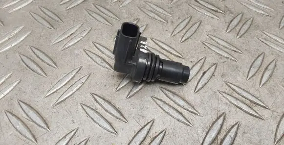 Toyota Auris E180 Camshaft speed sensor 03B081440