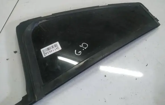 Skoda Octavia Mk2 (1Z) Rear vent window glass AS2