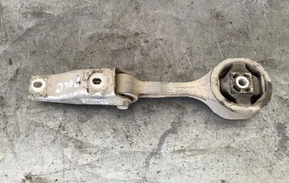 Engine mount bracket