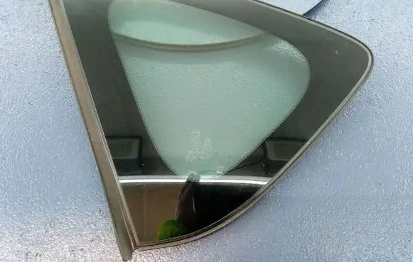 Mazda CX-5 Rear side window 