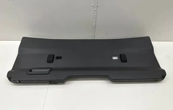 Land Rover Discovery 5 Tailgate/boot lid cover trim 