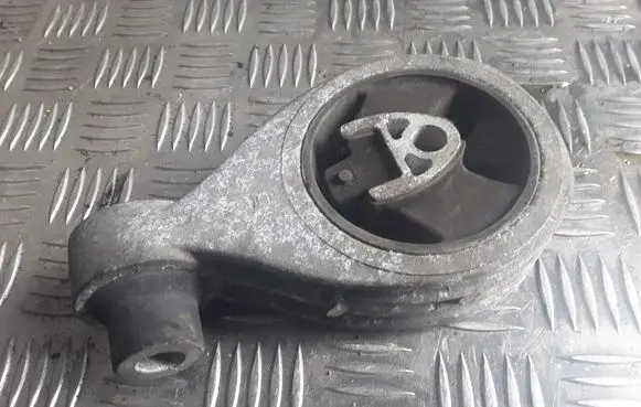 Nissan Qashqai Engine mount bracket 8200277221