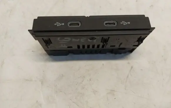 USB socket connector