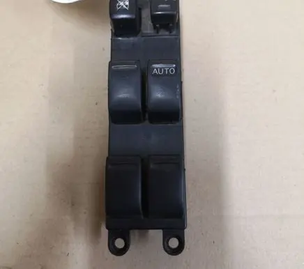 Nissan X-Trail T30 Electric window control switch
