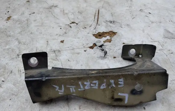 Peugeot Expert Fender mounting bracket 005326