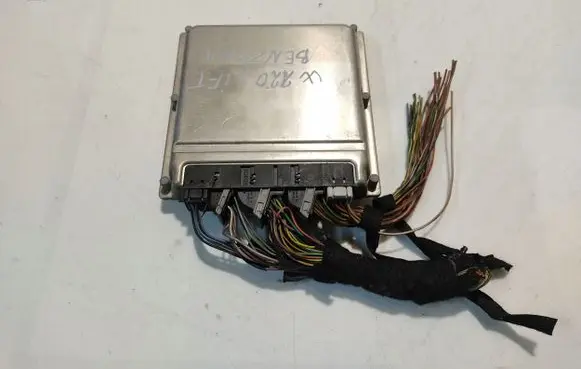 Mercedes-Benz S W220 Engine control unit/module A1121533479