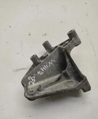 Mercedes-Benz Vito Viano W447 Engine mounting bracket A6510942241
