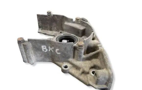 Volkswagen PASSAT B6 other engine part 038103153D