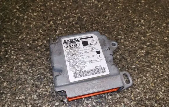 Renault Scenic I Airbag control unit/module 8200117652A