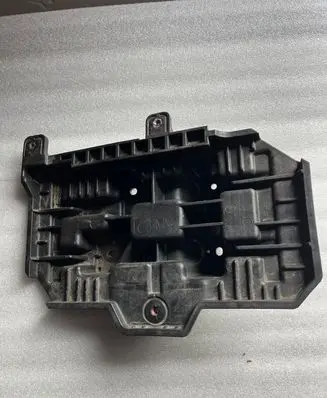 Hyundai Santa Fe Battery tray 37150S1100