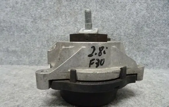 Engine mount bracket