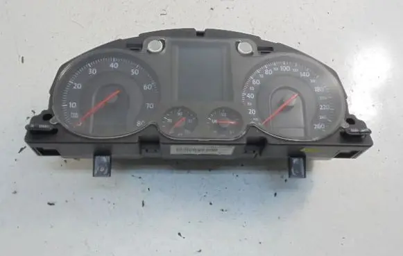 Volkswagen PASSAT B6 Speedometer (instrument cluster) 3C0920871D
