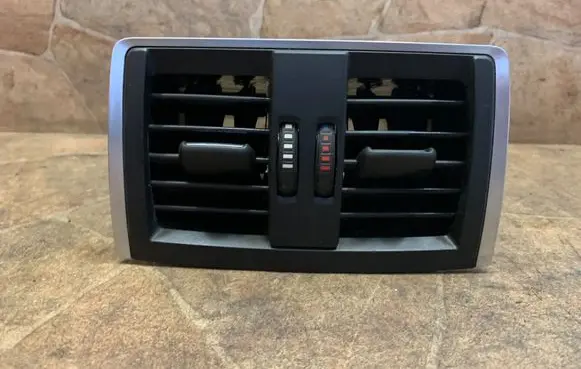 BMW 4 F36 Gran coupe Rear air vent grill 9207330