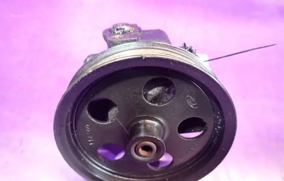 Ford Mondeo Mk III Power steering pump 1ad1103