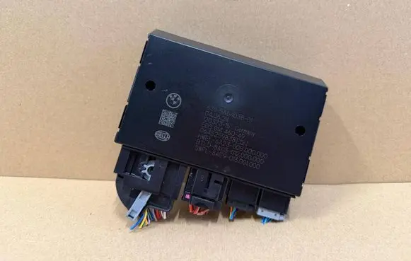 BMW 5 G60 G61 Tow bar relay 5A64D38