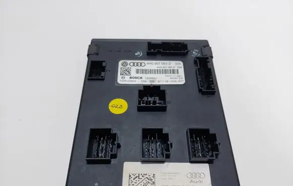 Audi A8 S8 D4 4H Comfort/convenience module 4H0907063D