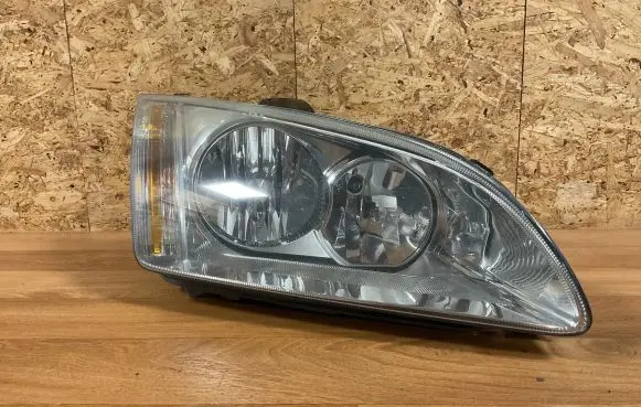 Ford Focus Headlight/headlamp 4M5113W030AD 10178 07RVB