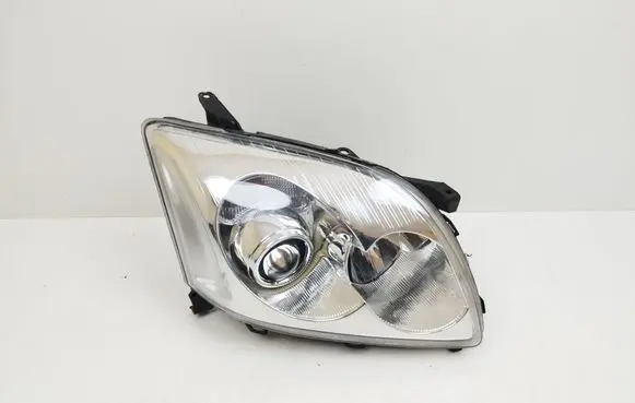 Toyota Avensis T250 Headlight/headlamp 20A369