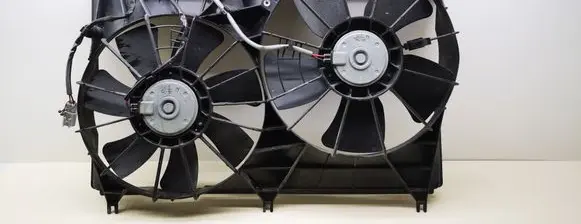 Suzuki Grand Vitara II Radiator cooling fan shroud