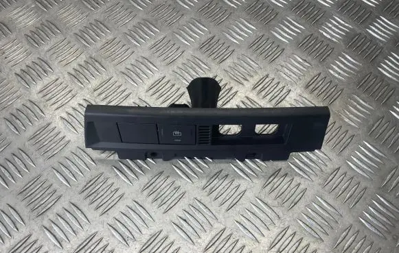 Ford Focus Windscreen/window heater switch 4M5113D734BB