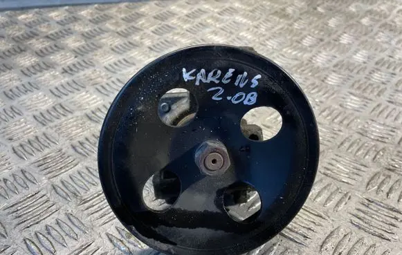 KIA Carens II Power steering pump