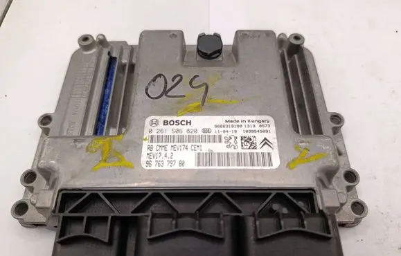 Peugeot 3008 I Engine control unit/module 9666319180 9676379780 0261S06620