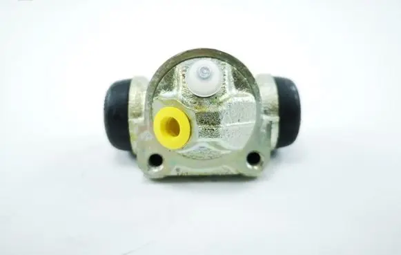 Alfa Romeo 33 Rear brake cylinder L621829