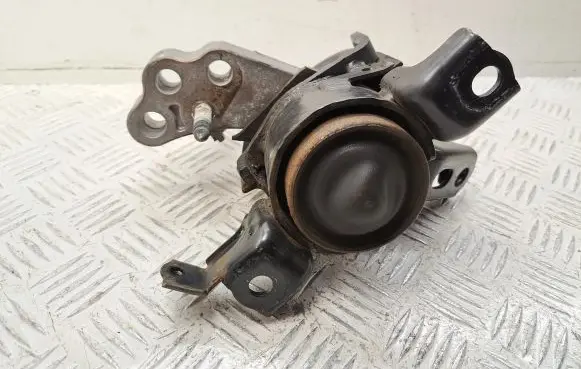 Toyota Verso Engine mount bracket 123050R020 123150R020