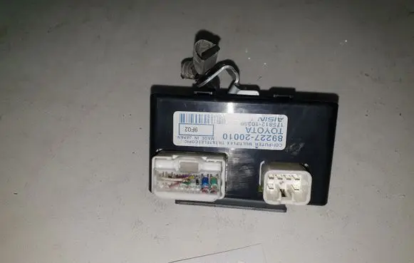 Toyota Avensis T270 Power steering control unit/module 8922720010