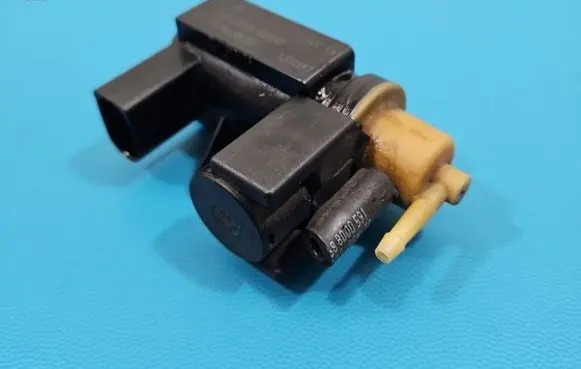 Porsche Panamera (970) Turbo solenoid valve 94660515500 IMPRK1520269
