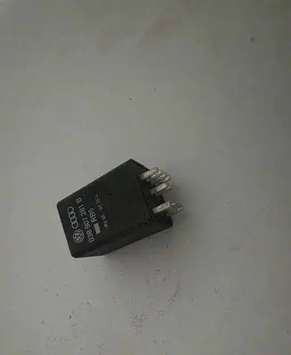 Audi A6 S6 C7 4G Glow plug pre-heat relay 038907281B