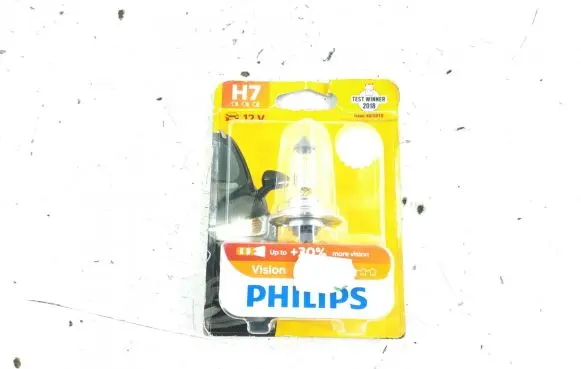 Mercedes-Benz E W211 Fog light bulb PHILIPS