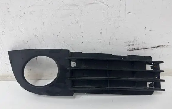 Audi A6 S6 C5 4B Front bumper lower grill 4B0807682AA
