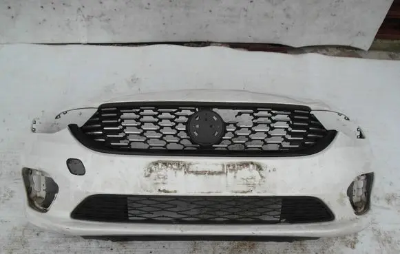 Fiat Tipo Front bumper 735604327