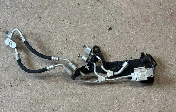 BMW X5 G05 Air conditioning (A/C) pipe/hose 9292571 9354581 6995408