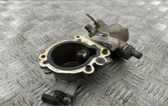 Porsche Panamera (970) Fuel injection high pressure pump 06E103535A