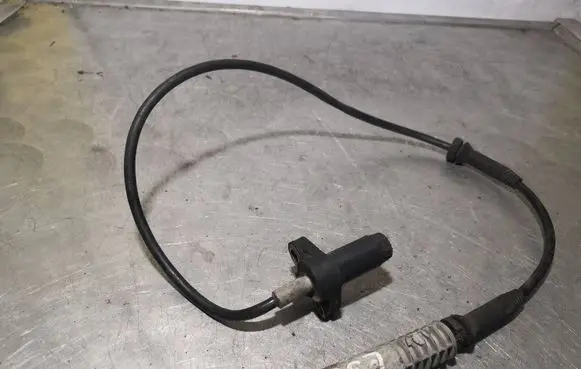BMW 5 E39 ABS brake wheel speed sensor 61128365234