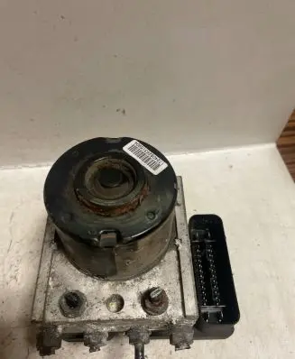 Volkswagen Golf V ABS Pump 1K0907379AK 000404913E3