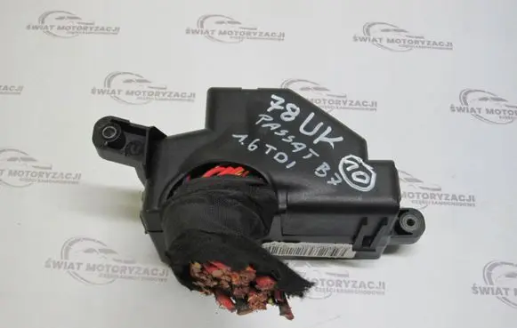Volkswagen PASSAT B7 Fuse box set 09081202726