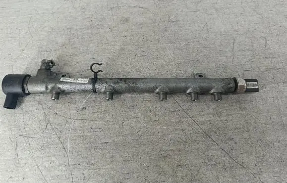 Mercedes-Benz E W211 Fuel main line pipe 