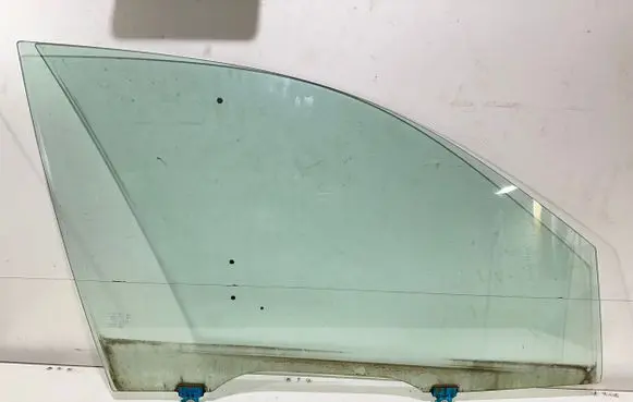 Mitsubishi Outlander Front door window glass four-door
