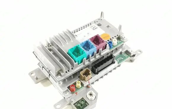 Jeep Grand Cherokee WL HiFi Audio sound control unit 68426027AD